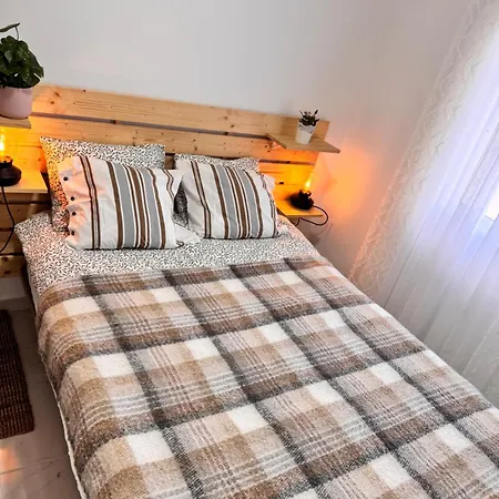 Minimalist Fast Wi-fi Apartment